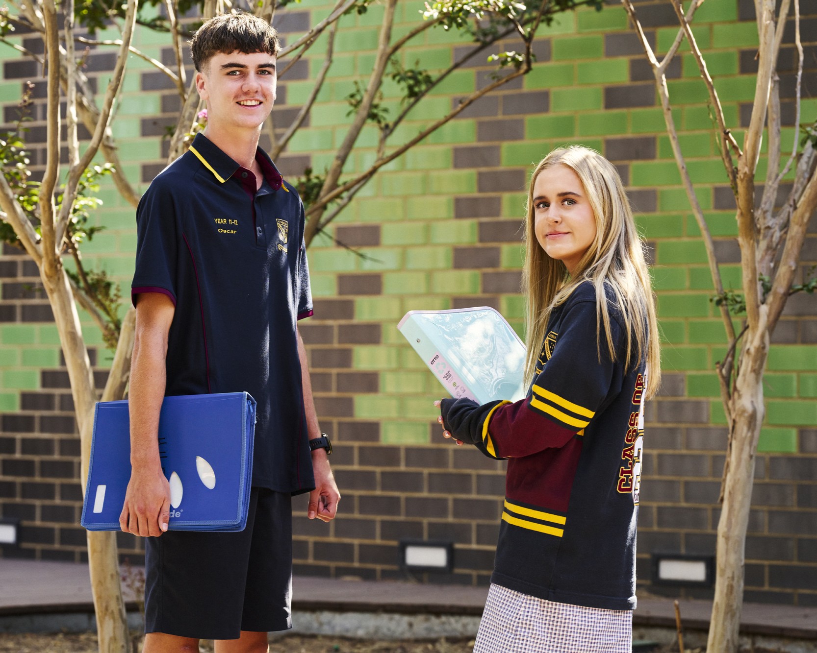 2 students talking